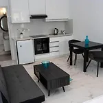 شقة Nissi49 *