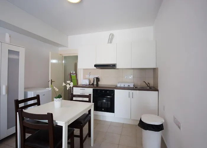 Nissi49 アパート